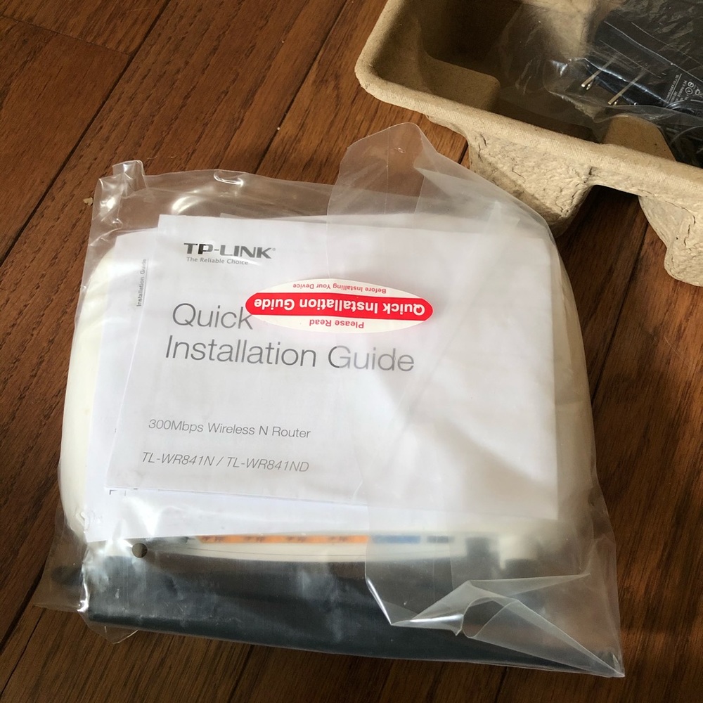 NEW! TP-LINK 300mbps Wireless N Router - Picture 4 of 4